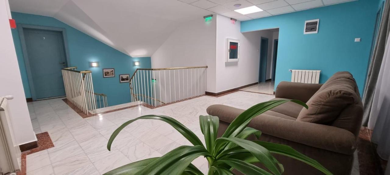 Hostel Citadella Deva Esterno foto